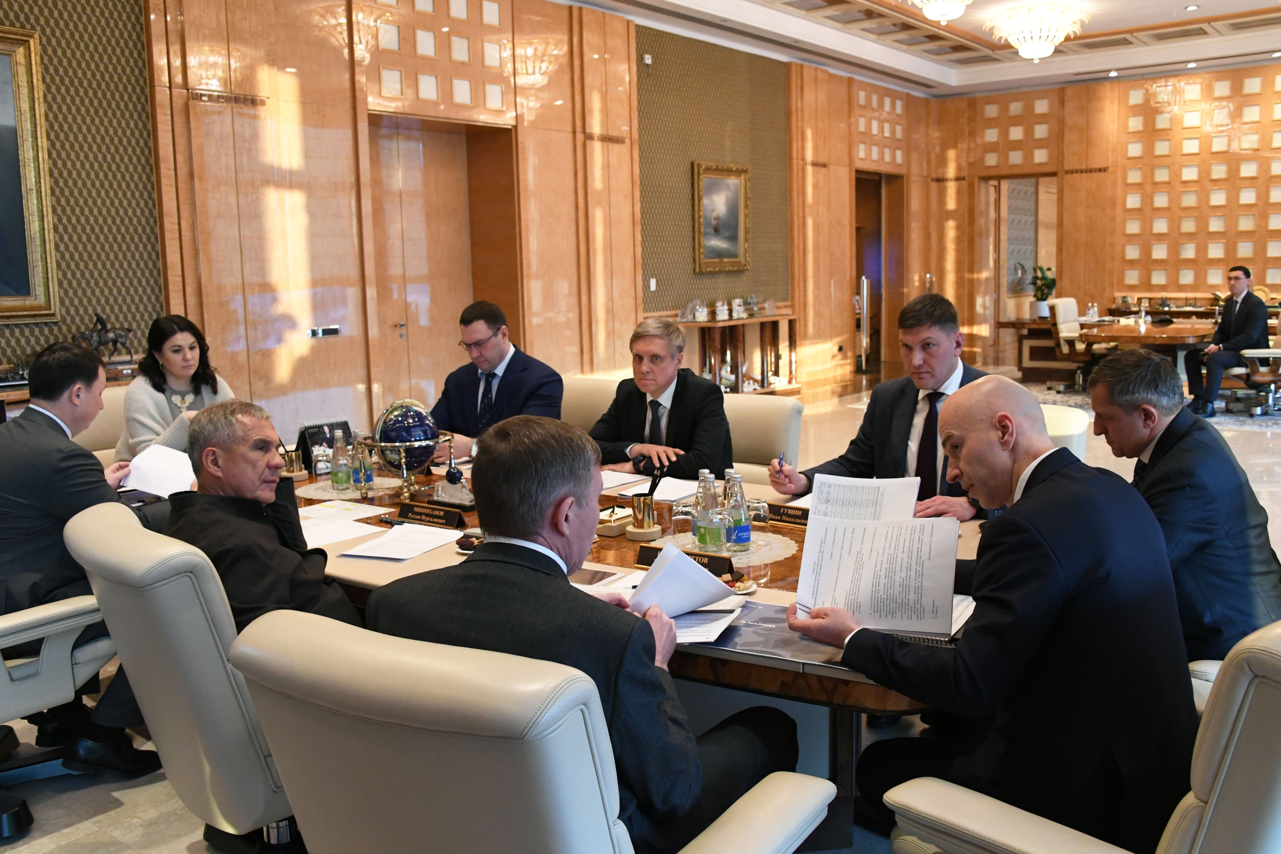 Раис Республики Татарстан Рустам Минниханов провел рабочую встречу с руководством Корпорации Туризм.РФ 